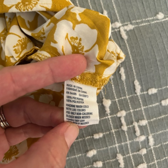 American Eagle Floral Yellow mini Skirt size S - Picture 5 of 8